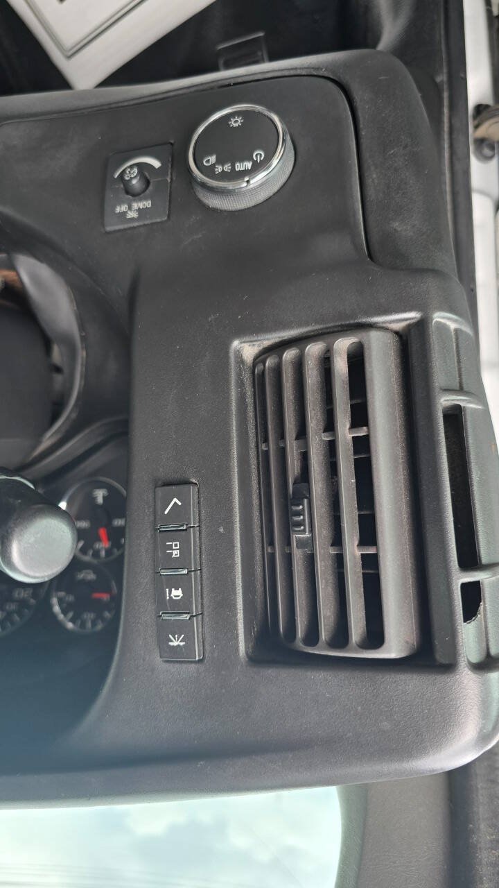 Used 2017 Chevrolet Express 3500 w/ Chrome Appearance Package RWD image 61