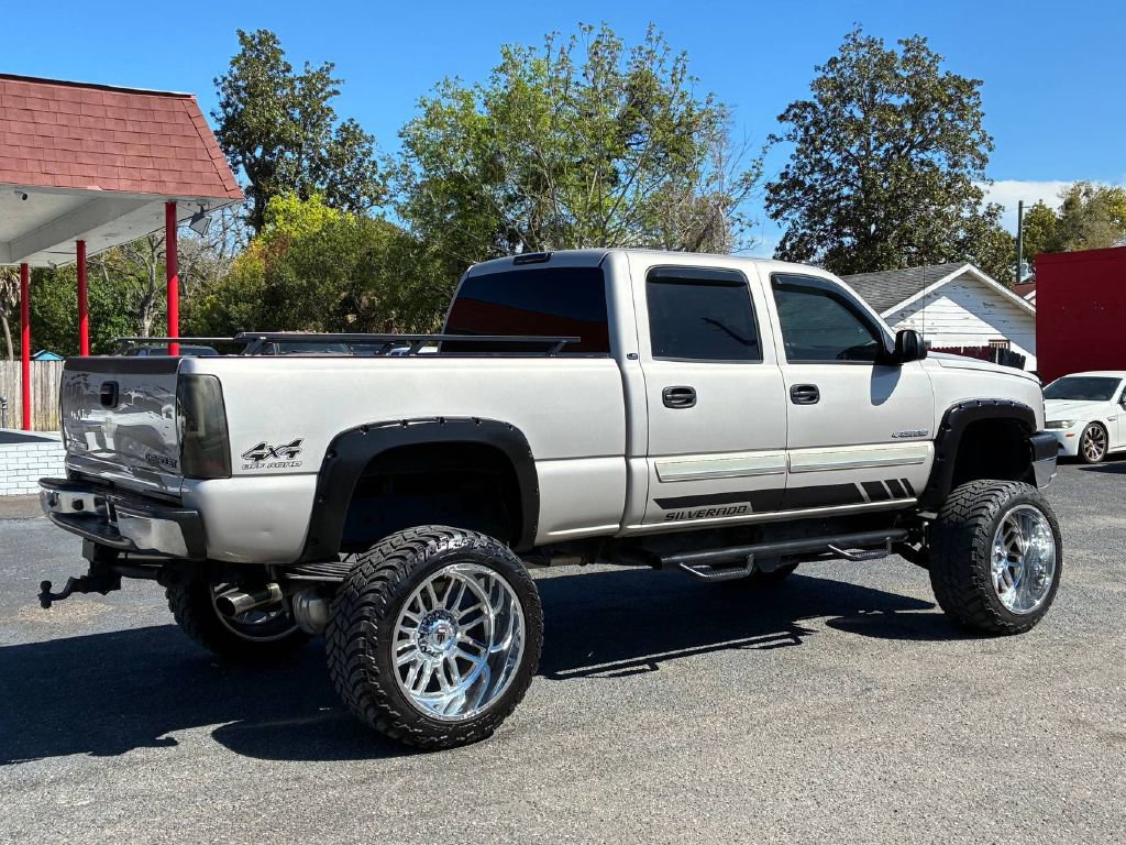 Used 2005 Chevrolet Silverado 2500 LS w/ Skid Plate Package AWD/4WD image 6