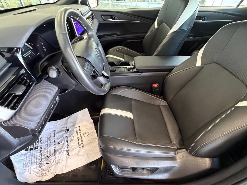 Used 2026 Toyota Camry SE FWD image 21