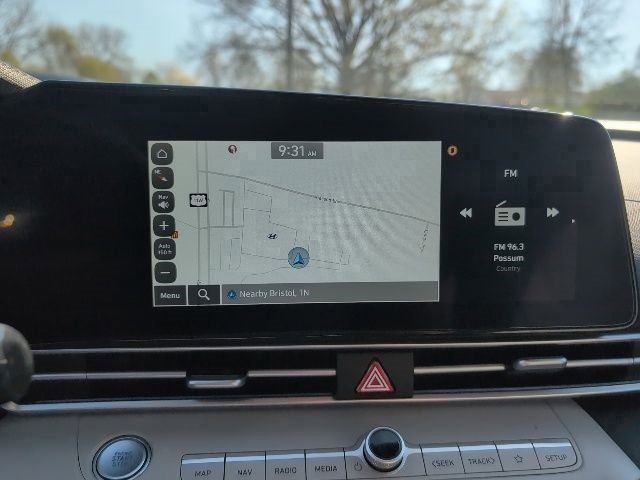 Used 2024 Hyundai Elantra Limited image 26