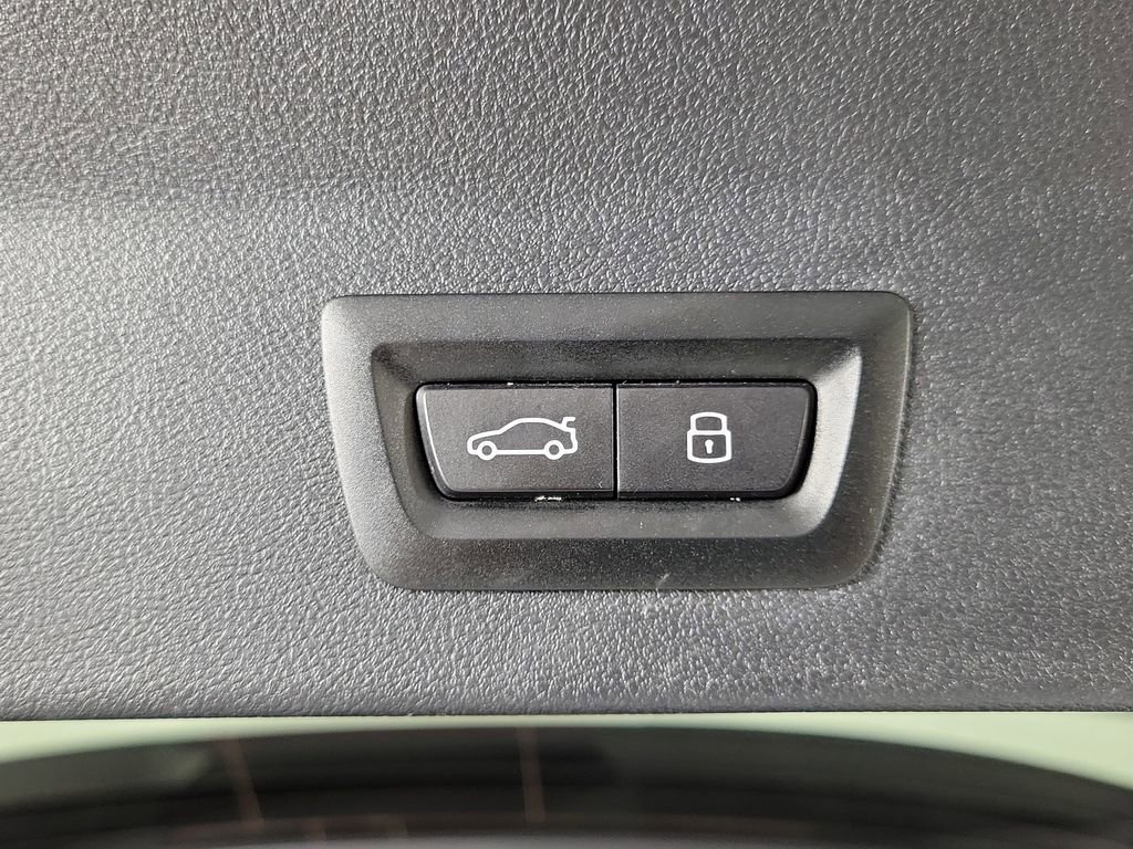 Used 2024 BMW X3 sDrive30i w/ Convenience Package RWD image 9