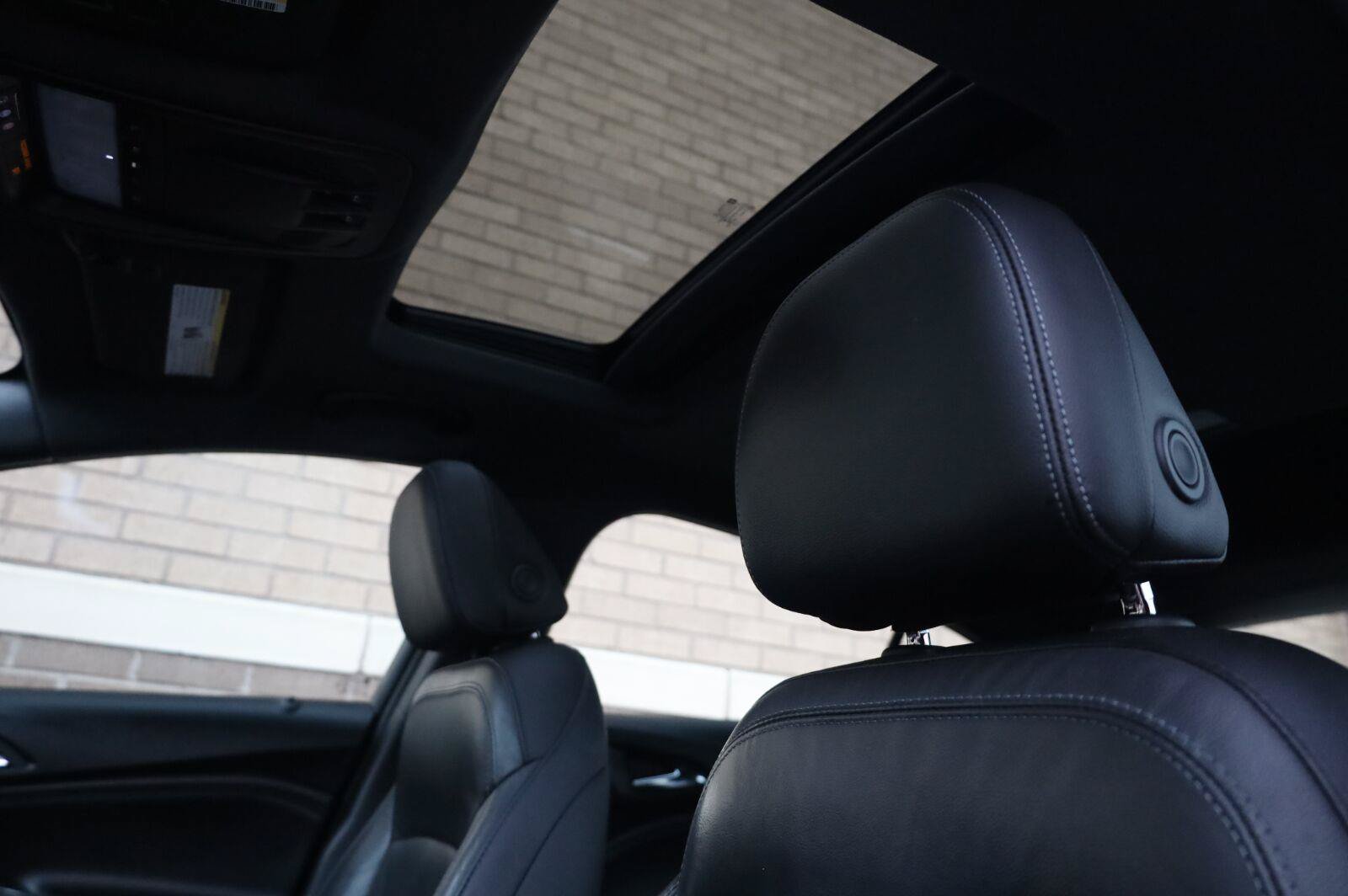 Used 2018 Chevrolet Cruze Premier FWD image 18