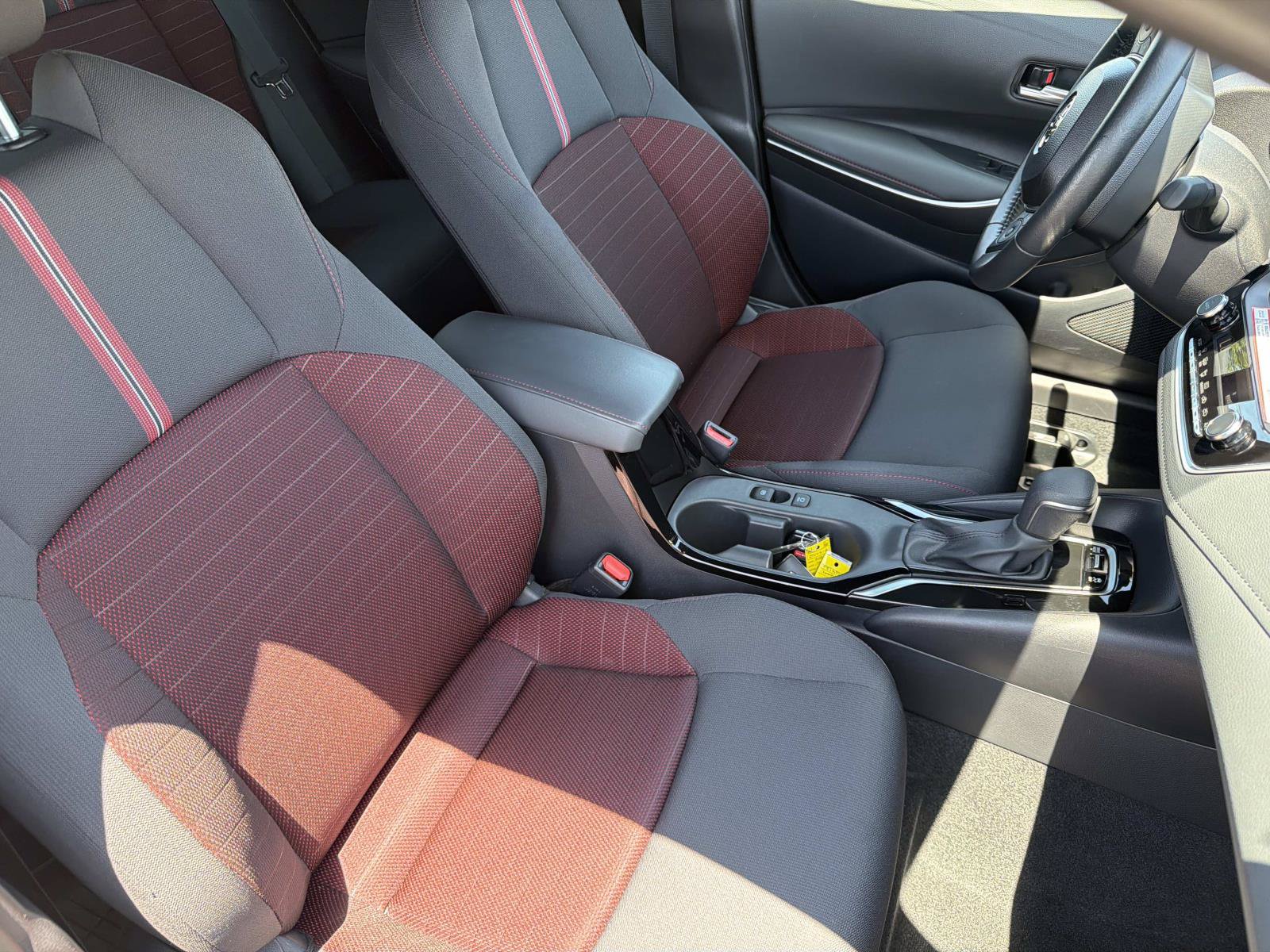 Used 2025 Toyota Corolla SE FWD image 24