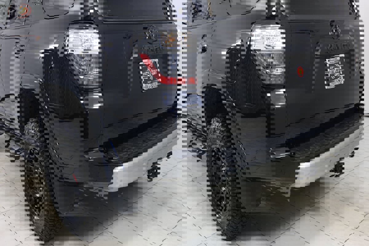 Used 2023 Toyota 4Runner TRD Off-Road Premium w/ Moonroof Package AWD/4WD image 43