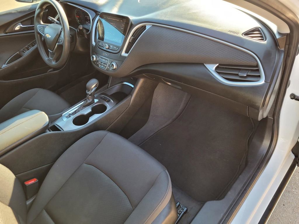 Certified 2024 Chevrolet Malibu LT image 9