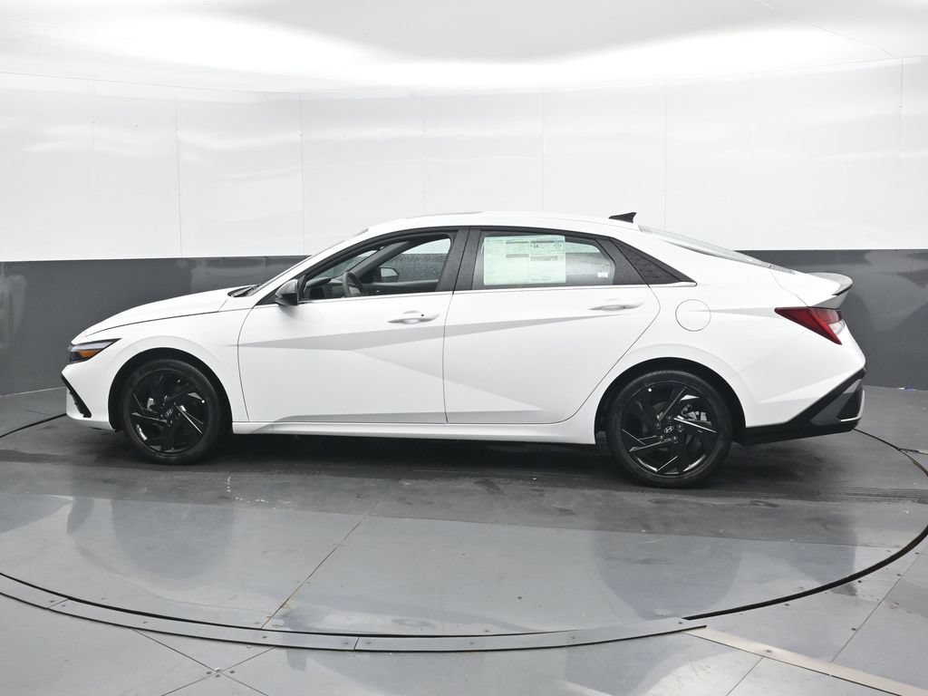 New 2026 Hyundai Elantra SEL Sport Premium FWD image 8