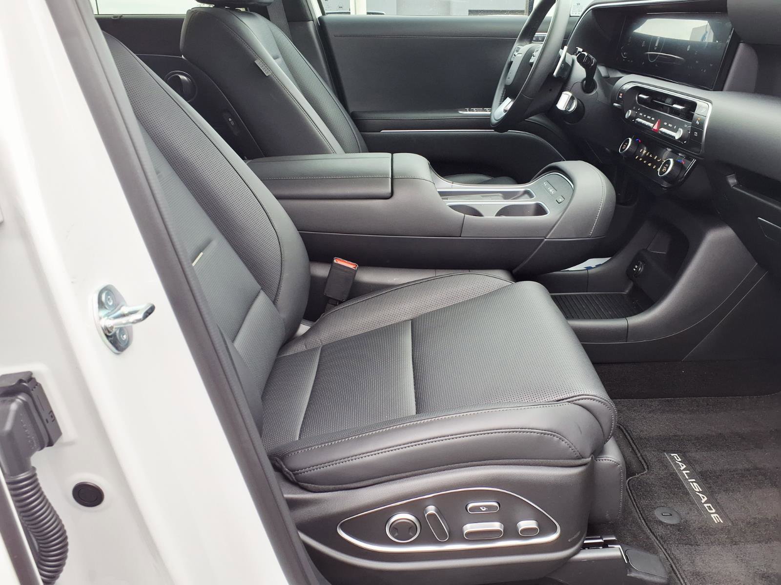 Used 2026 Hyundai Palisade Calligraphy image 11