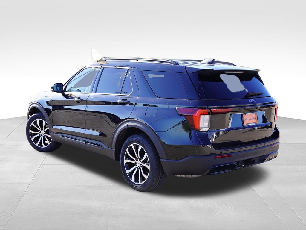 Certified 2025 Ford Explorer ST-Line AWD/4WD image 7