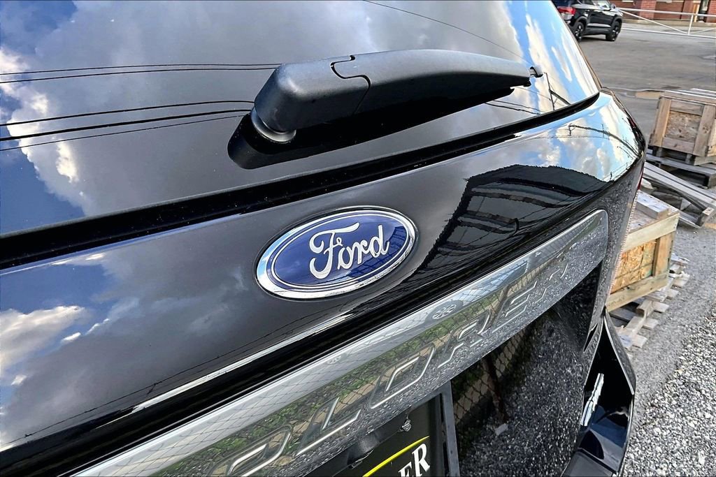 Used 2022 Ford Explorer Platinum w/ Equipment Group 601A image 32