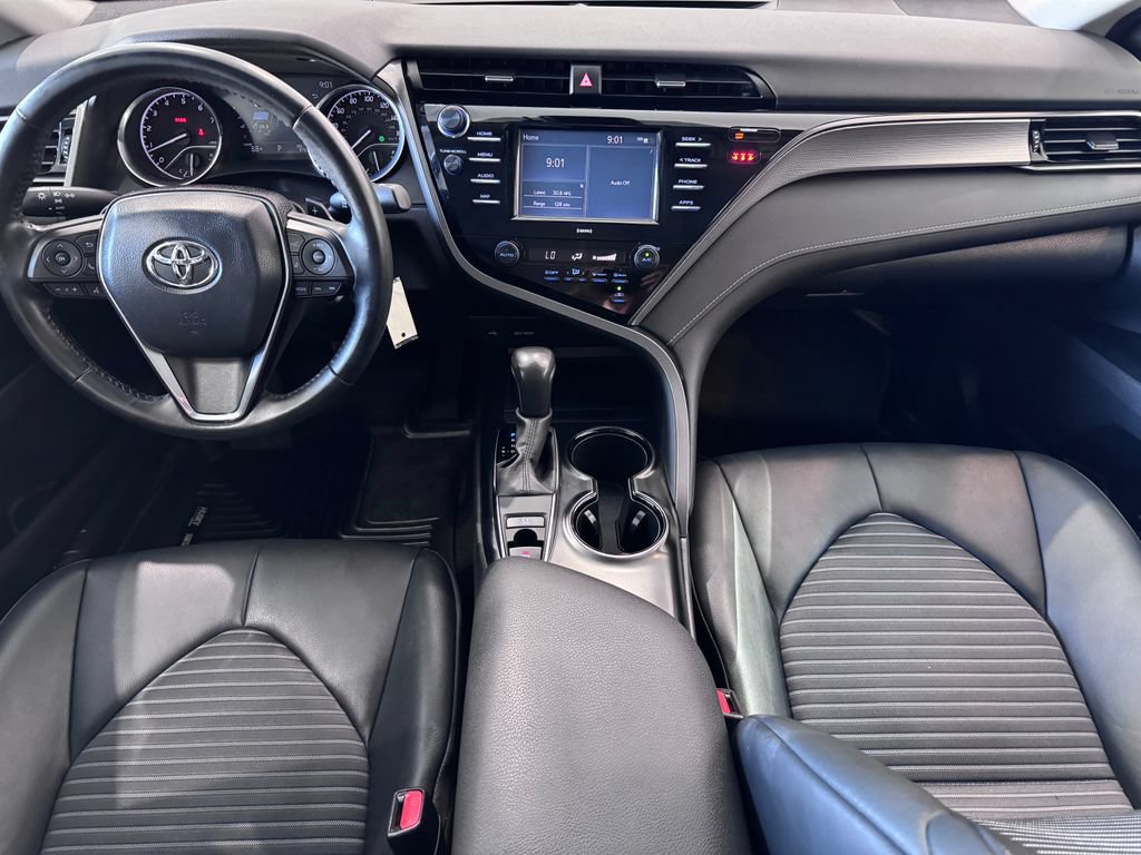 Used 2020 Toyota Camry SE w/ Carpet Mat Package AWD/4WD image 11
