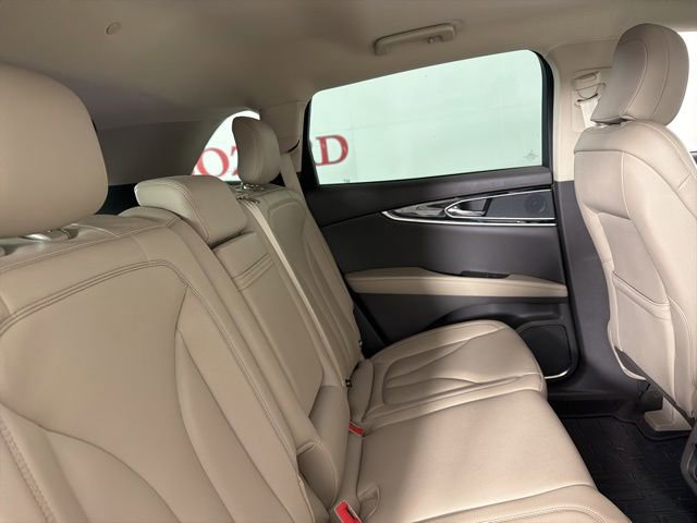 Certified 2022 Lincoln Nautilus FWD w/ Premium Package image 18