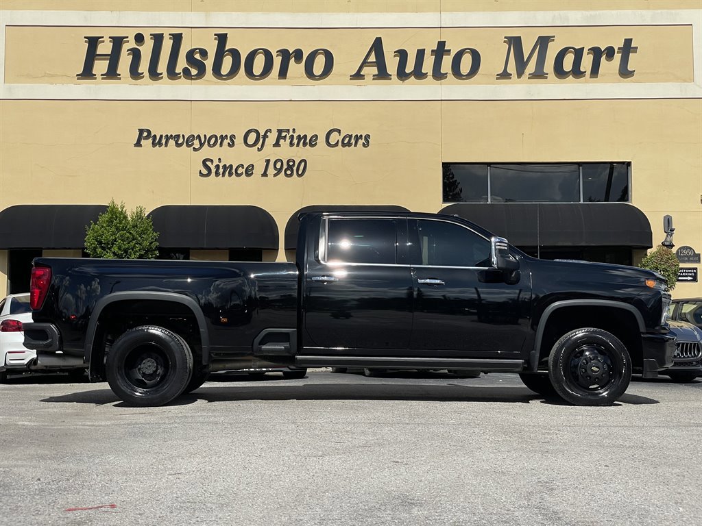 Used 2022 Chevrolet Silverado 3500 High Country w/ Safety Package II image 4