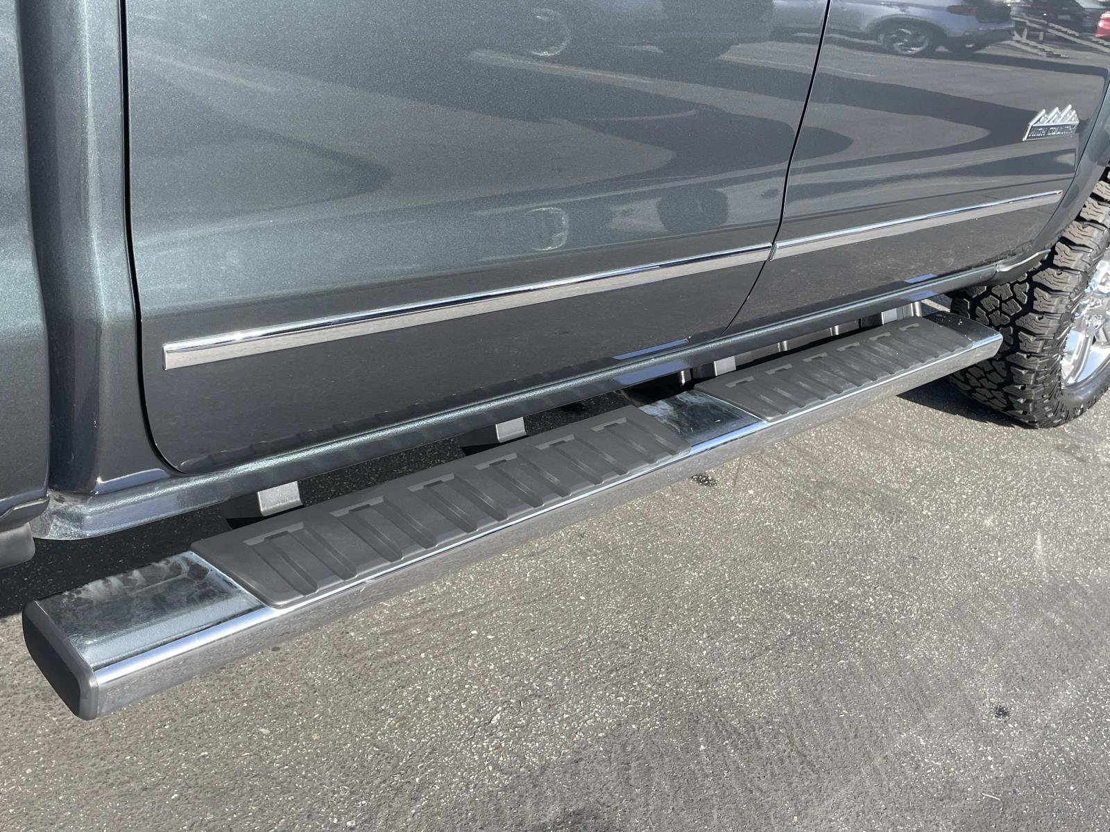 Used 2018 Chevrolet Silverado 2500 High Country w/ Duramax Plus Package image 7