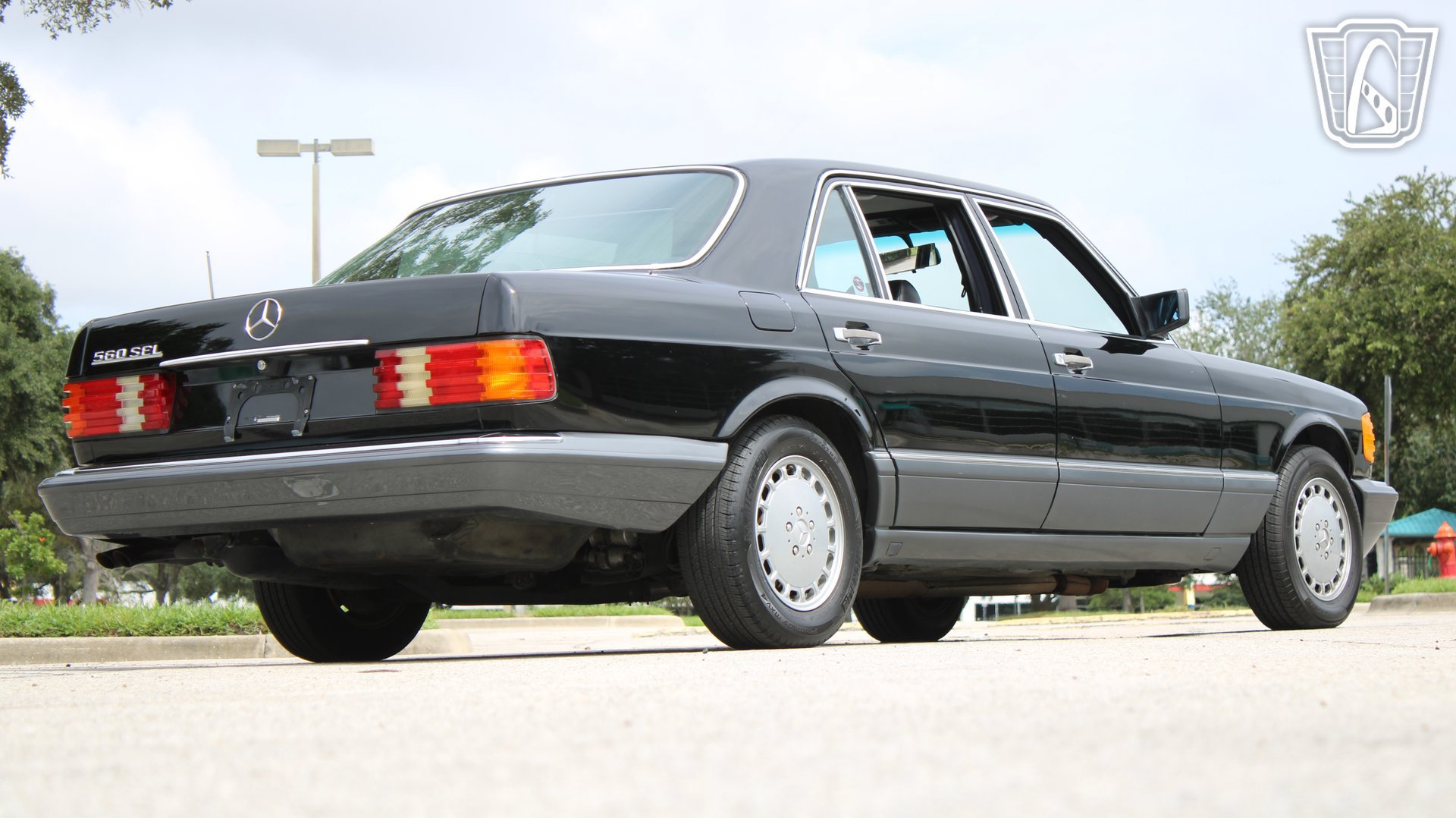 Used 1991 Mercedes-Benz 560 SEL image 17