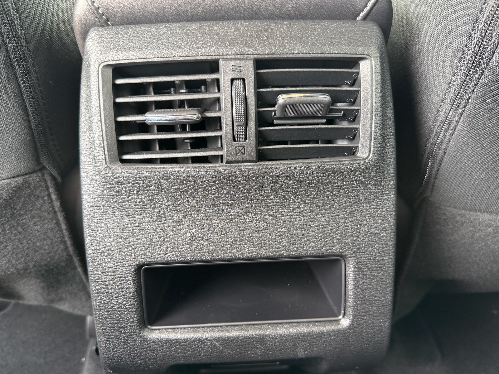 Used 2025 Mitsubishi Outlander ES AWD/4WD image 14