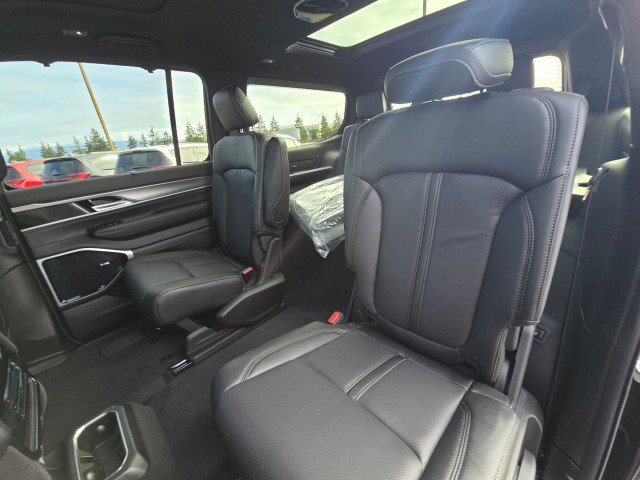 New 2026 Jeep Grand Wagoneer Limited AWD/4WD image 23