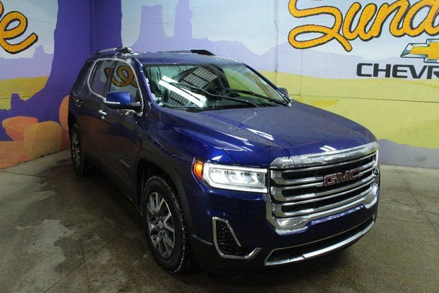 Used 2023 GMC Acadia SLE w/ Driver Convenience Package image 2