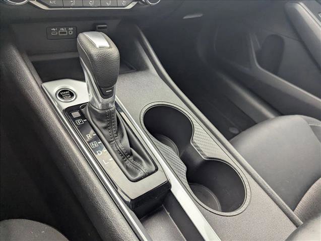 Used 2025 Nissan Altima 2.5 SV FWD image 12