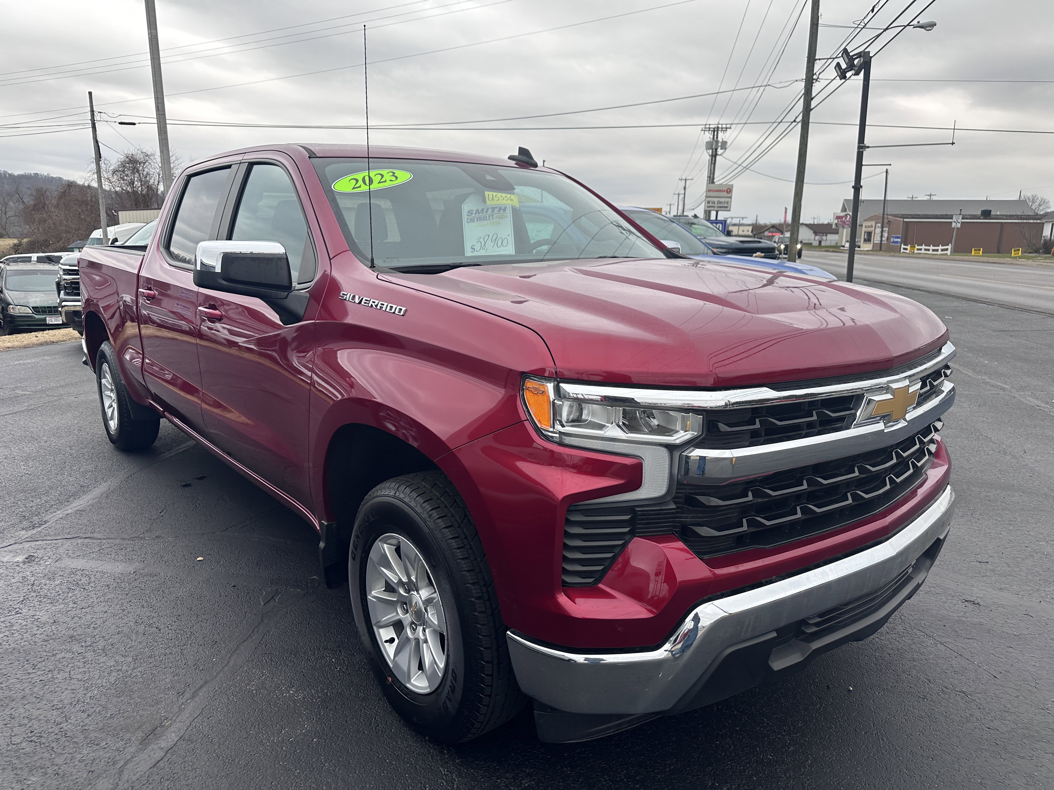 Used 2023 Chevrolet Silverado 1500 LT image 2