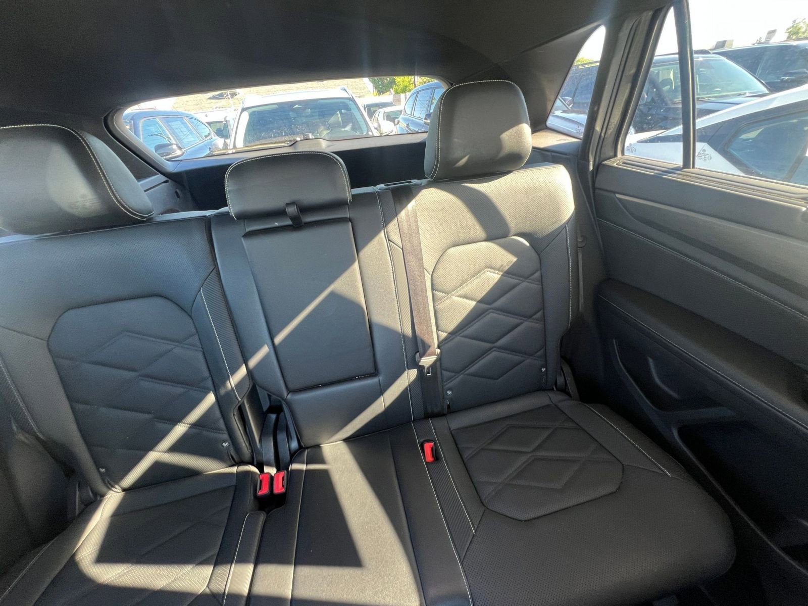 Used 2025 Volkswagen Atlas Cross Sport SE FWD image 37