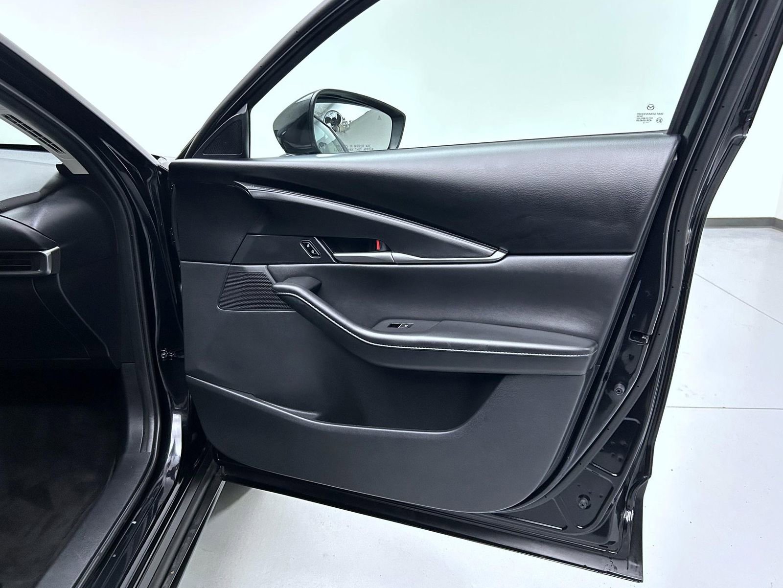 Used 2023 MAZDA CX-30 AWD 2.5 S w/ Select Package image 16