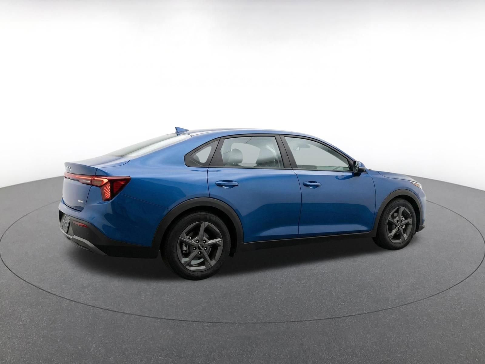 Used 2025 Kia K4 FWD image 9