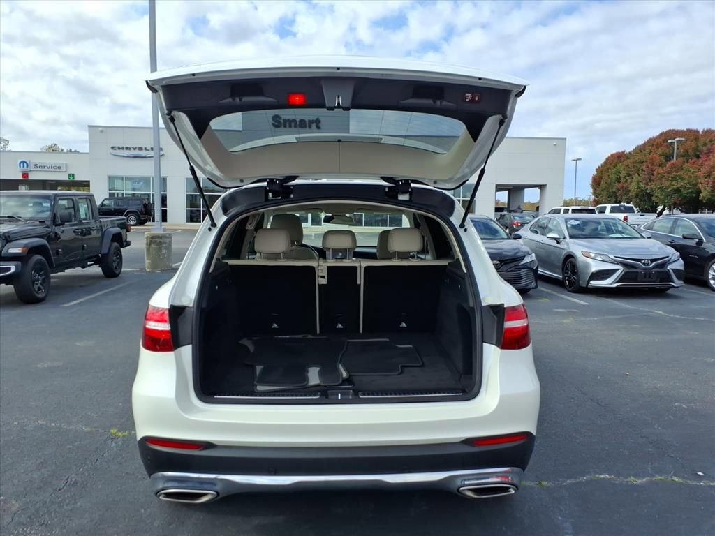 Used 2018 Mercedes-Benz GLC 300 4MATIC w/ Premium Package image 5