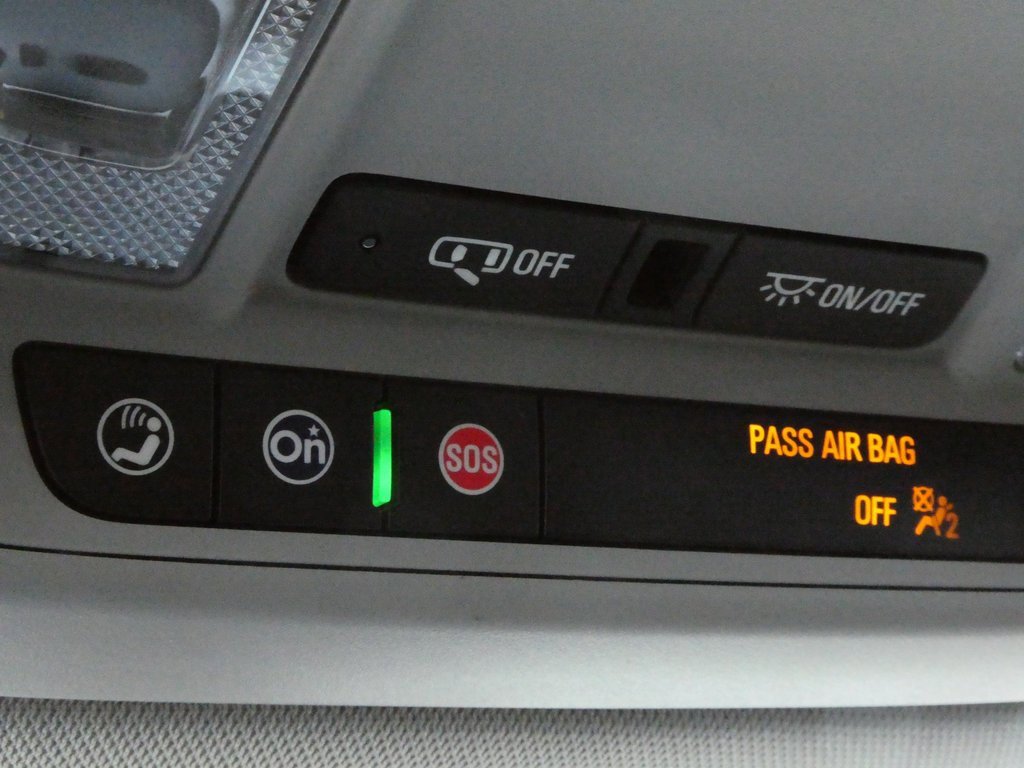 Certified 2023 GMC Acadia SLE w/ Driver Convenience Package image 19