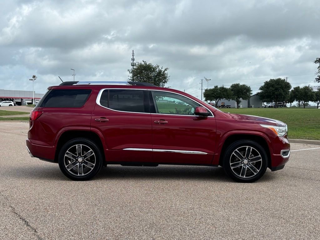Used 2019 GMC Acadia Denali w/ Technology Package FWD image 5