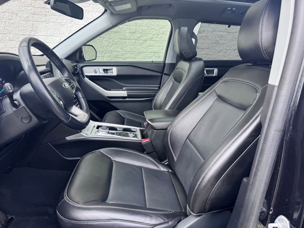 Certified 2022 Ford Explorer Limited w/ Equipment Group 301A image 15