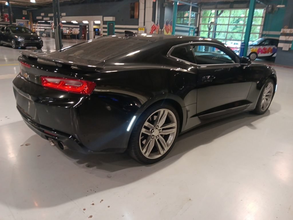 Used 2016 Chevrolet Camaro SS RWD image 6