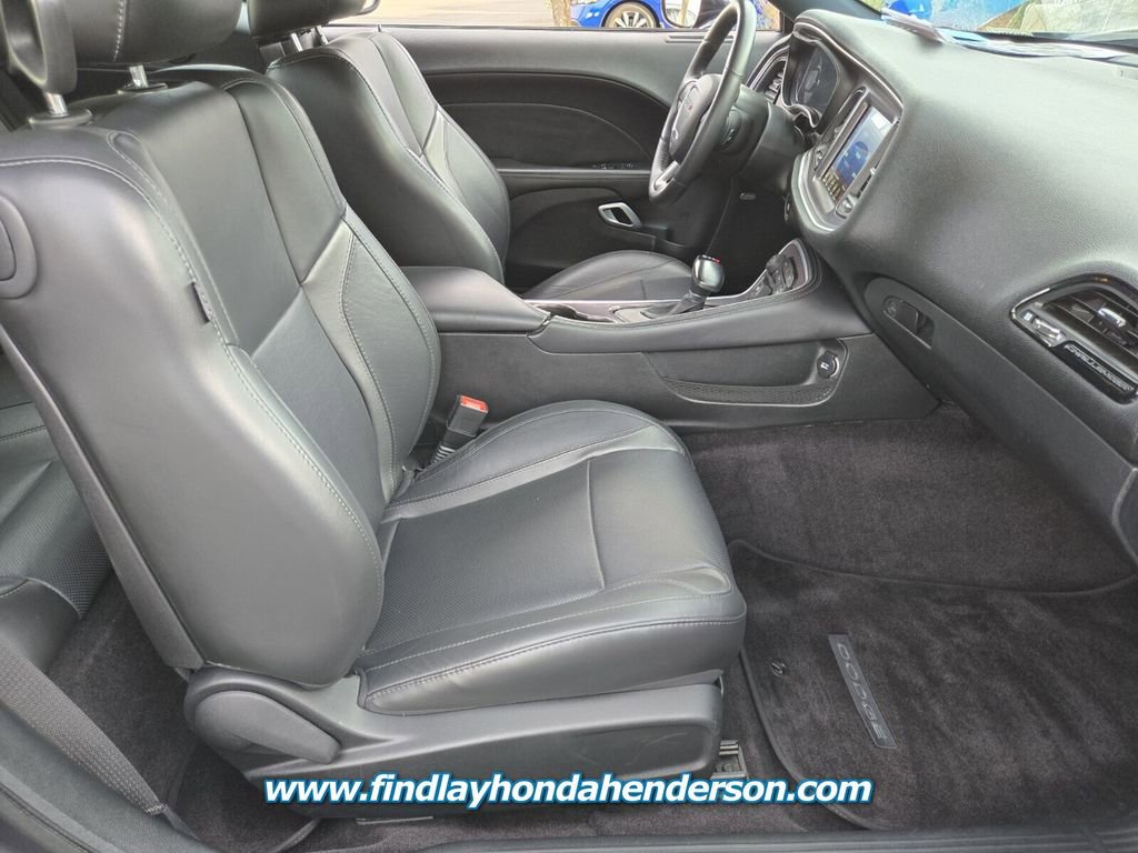 Used 2017 Dodge Challenger SXT Plus image 22