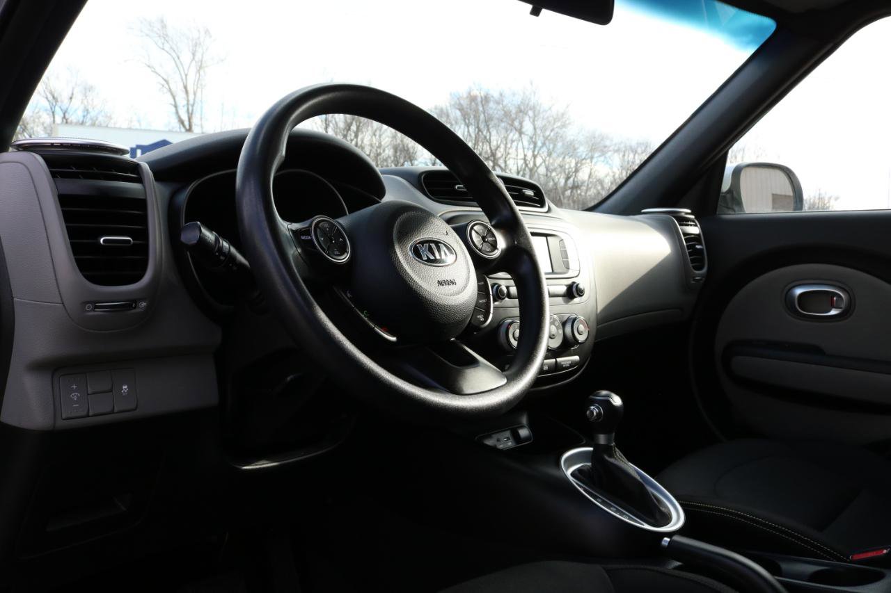 Used 2016 Kia Soul + FWD image 24