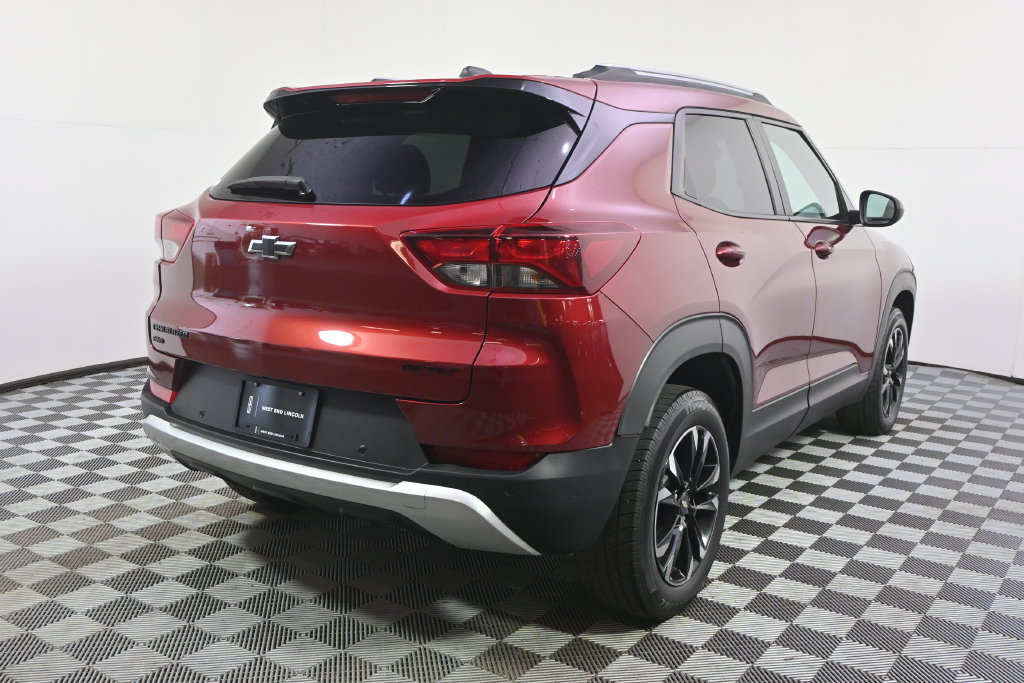 Used 2022 Chevrolet TrailBlazer LT w/ LPO, Blackout Package AWD/4WD image 6