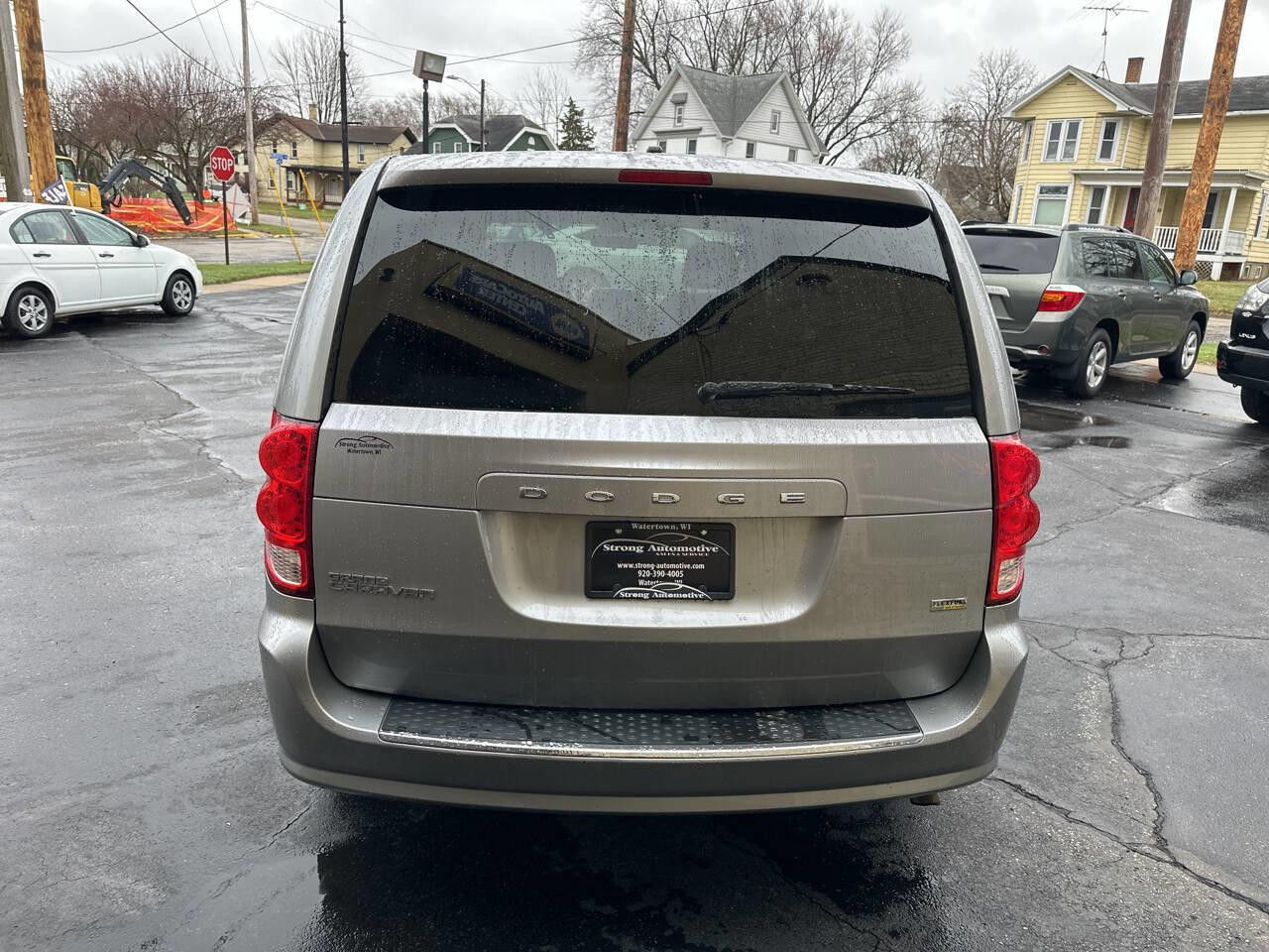 Used 2017 Dodge Grand Caravan SE w/ Power Window Group image 4