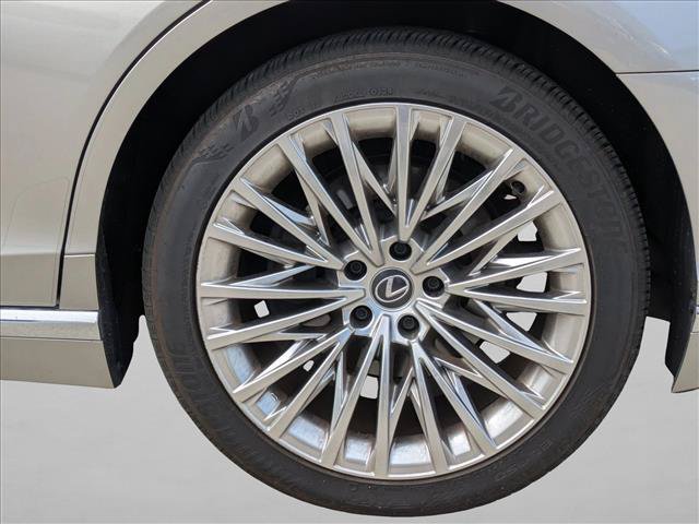 Used 2024 Lexus LS 500 AWD w/ Interior Upgrade Package image 9