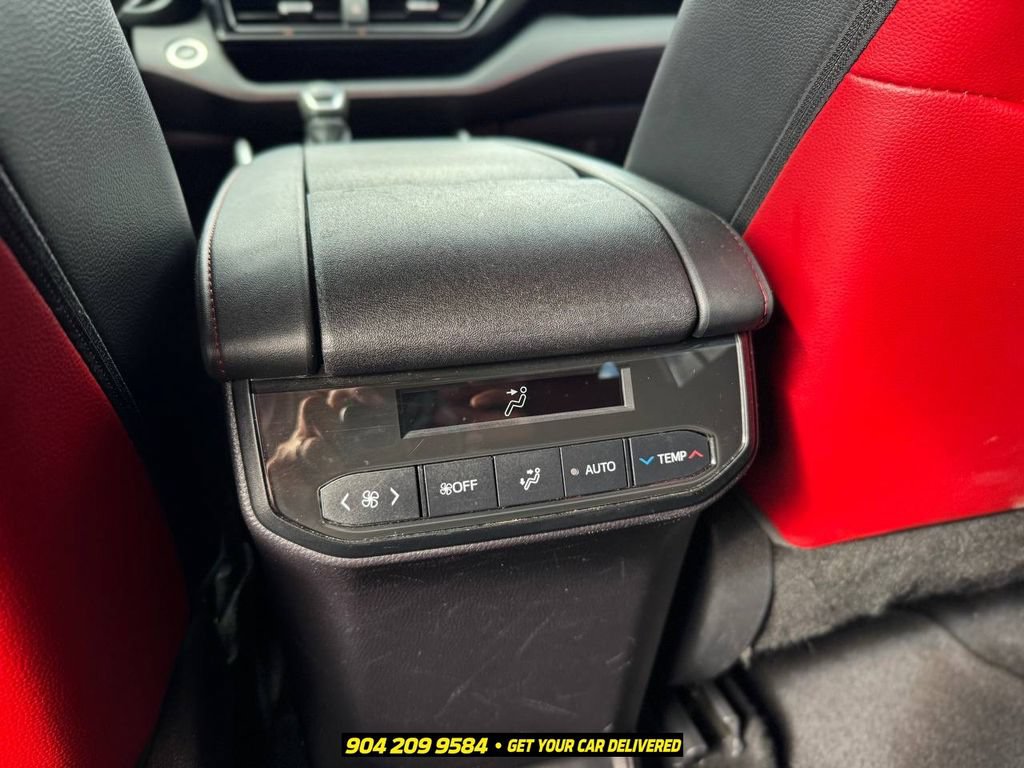 Used 2021 Toyota Highlander XSE FWD image 30