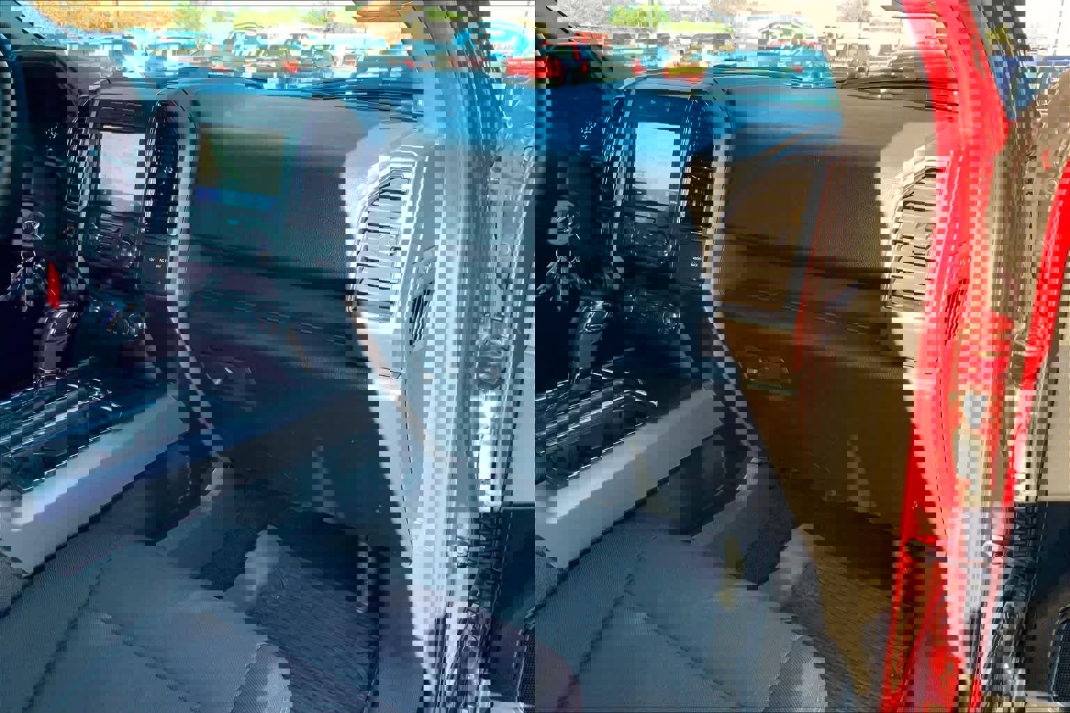 Used 2019 Ford F150 XLT w/ Equipment Group 302A Luxury AWD/4WD image 17