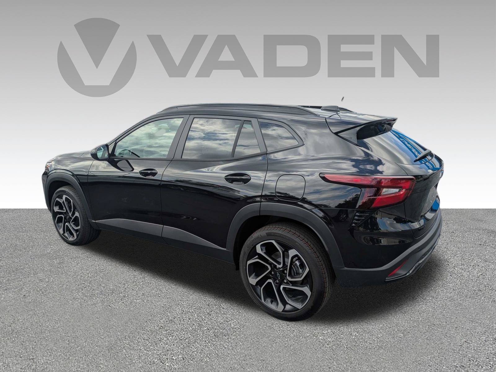New 2026 Chevrolet Trax RS w/ Sunroof Package FWD image 27