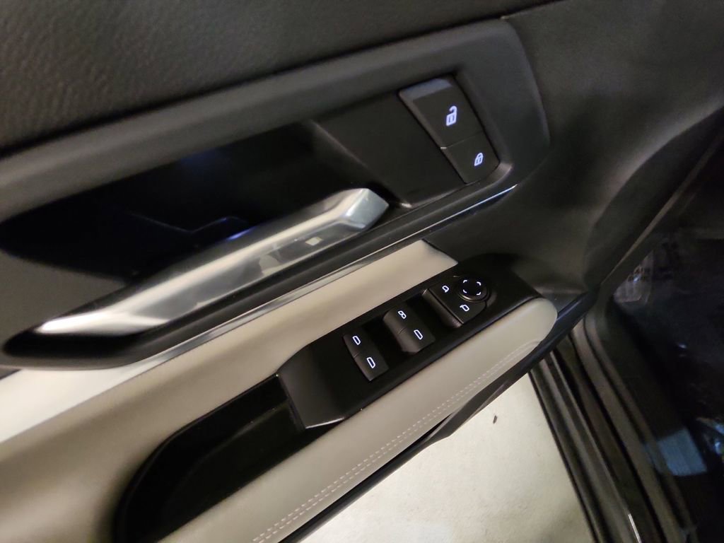 Certified 2025 GMC Terrain Elevation w/ Black Edition image 34
