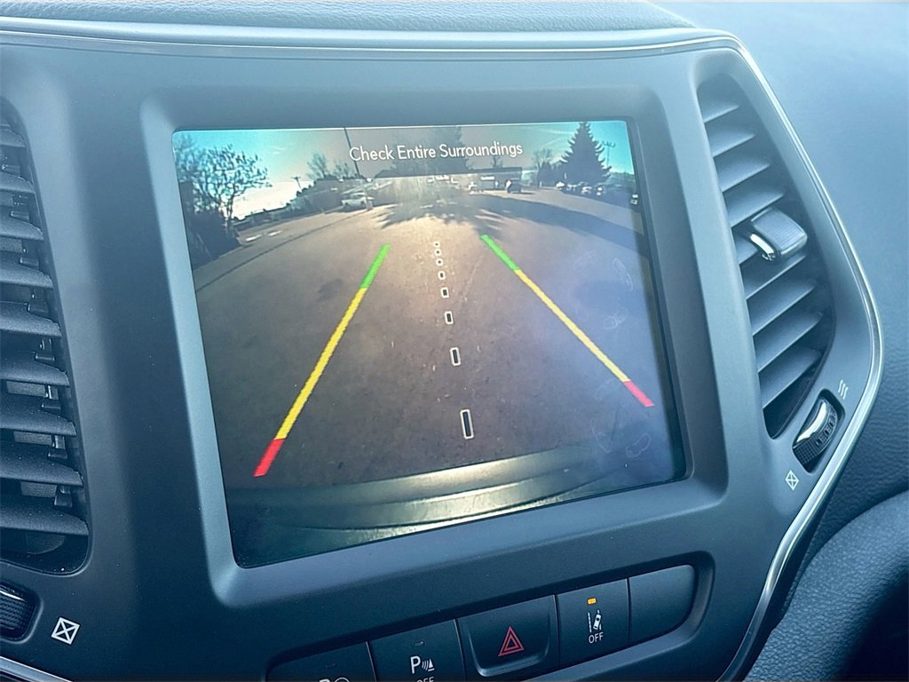 Used 2023 Jeep Cherokee Altitude Lux image 14