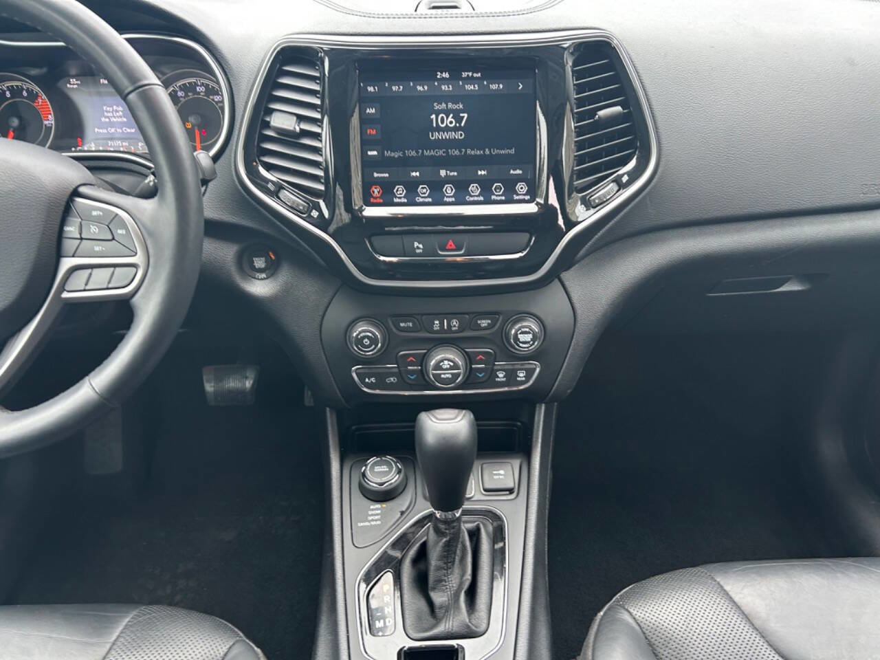 Used 2019 Jeep Cherokee Limited image 15