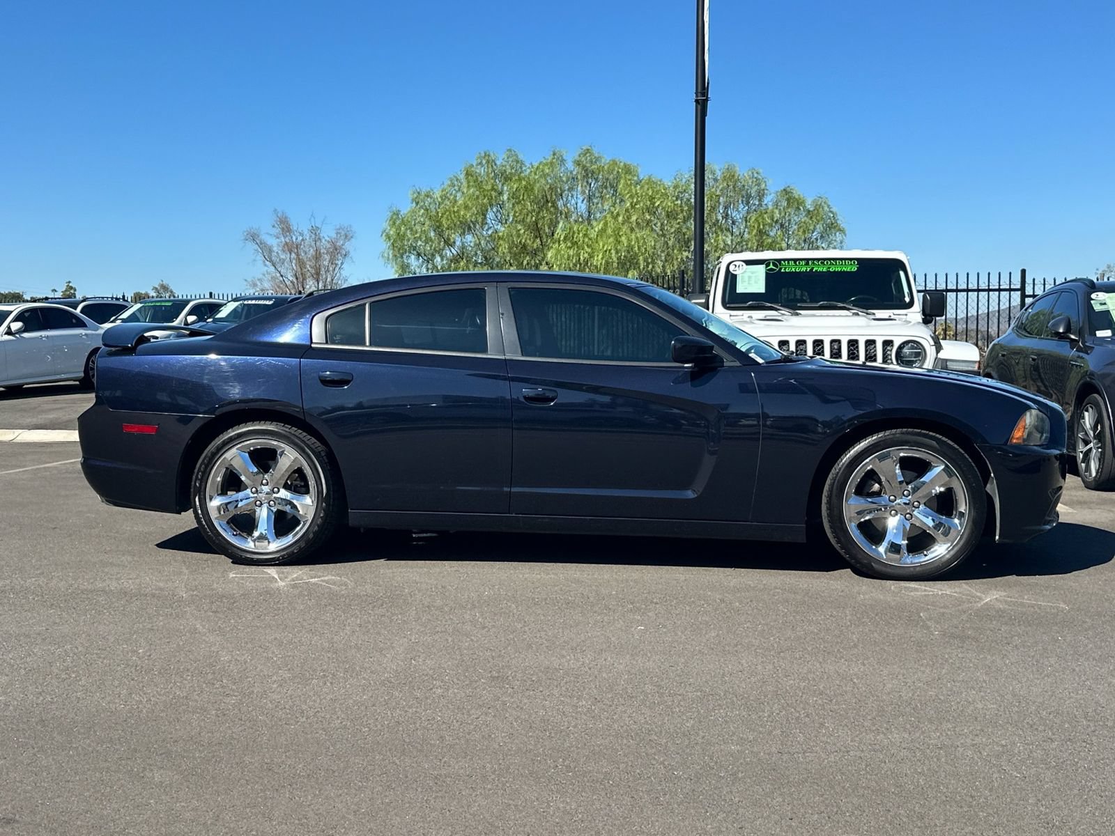 Used 2012 Dodge Charger SXT Plus RWD image 2