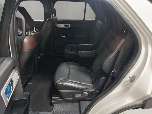 Used 2021 Ford Explorer Platinum w/ Premium Technology Package image 23