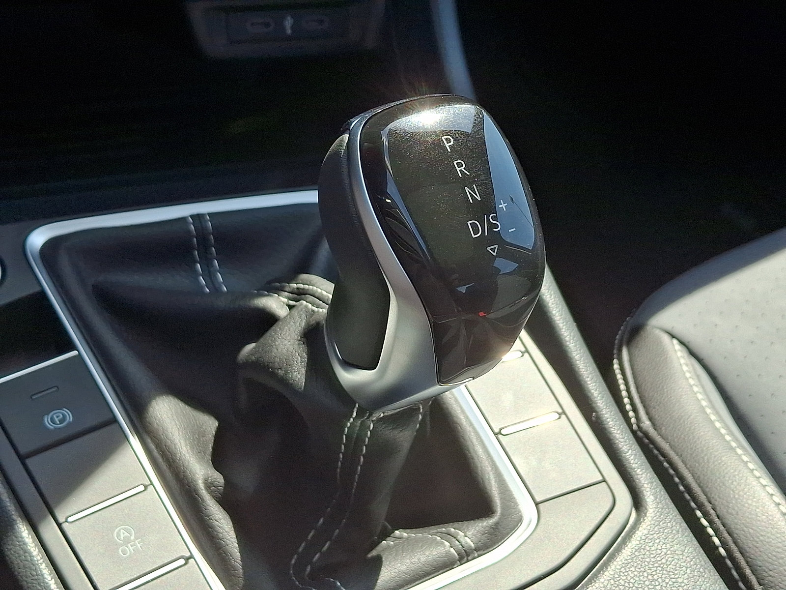 New 2026 Volkswagen Jetta SE FWD image 8