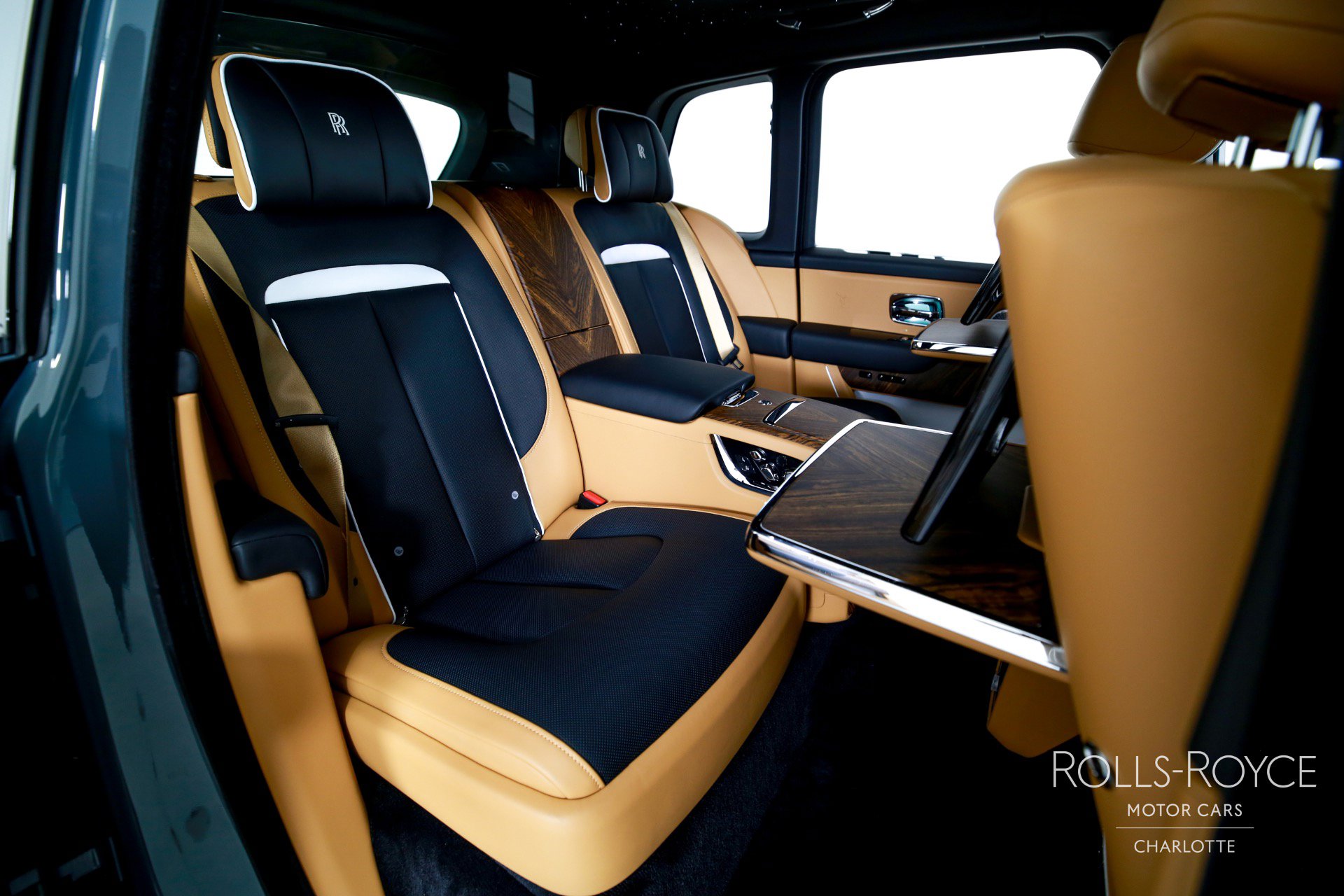 Certified 2025 Rolls-Royce Cullinan image 32