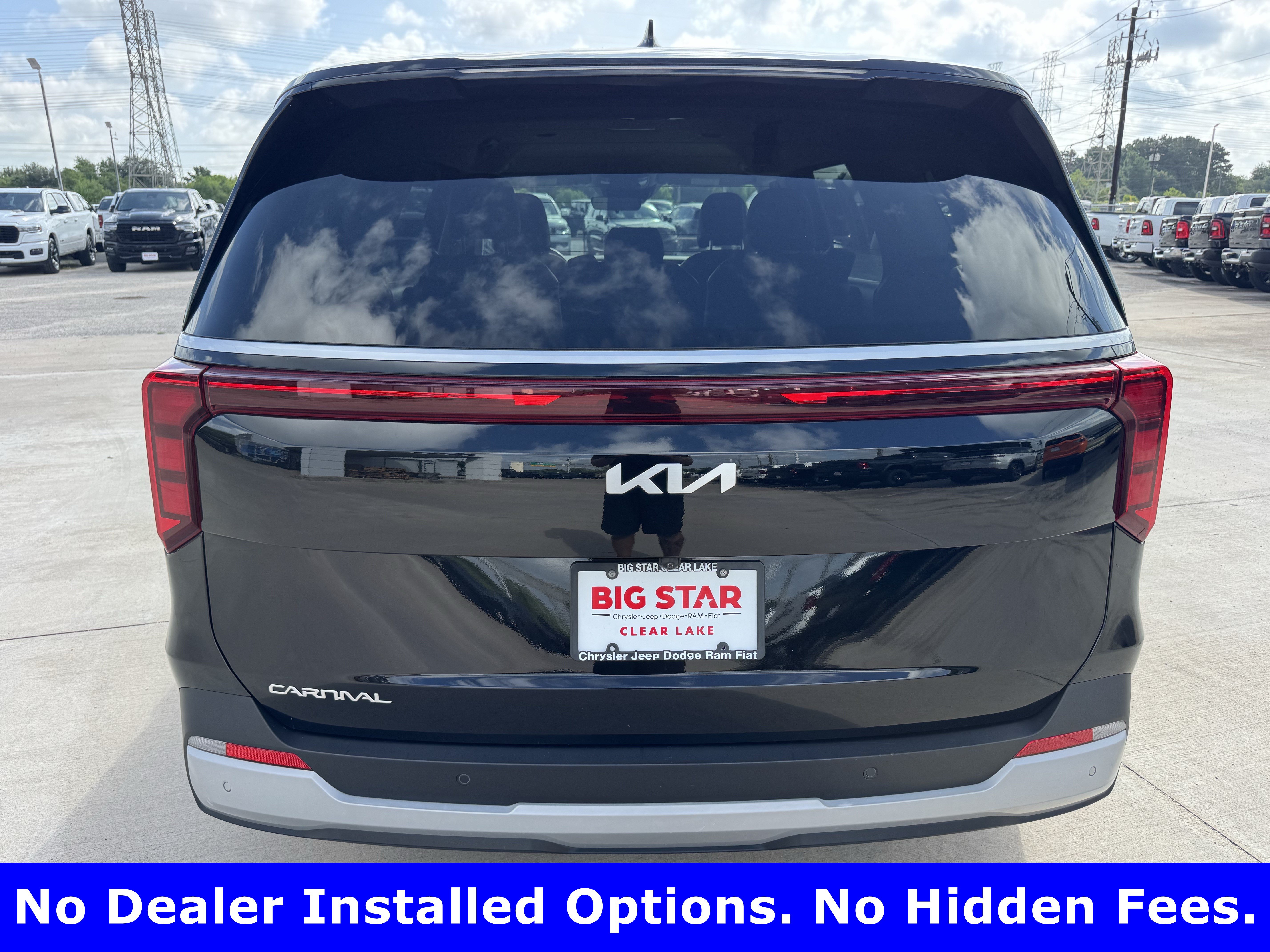 Used 2025 Kia Carnival FWD image 7
