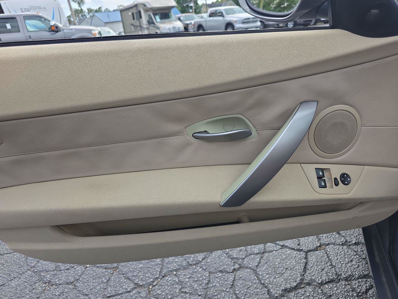 Used 2008 BMW Z4 3.0i RWD image 5
