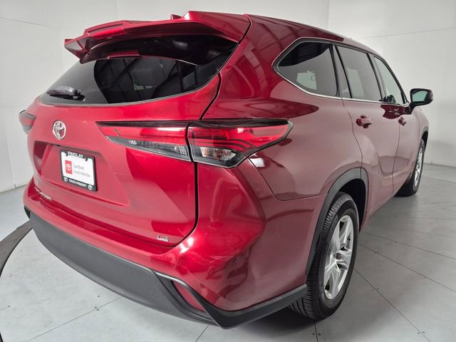 Certified 2021 Toyota Highlander LE FWD image 4
