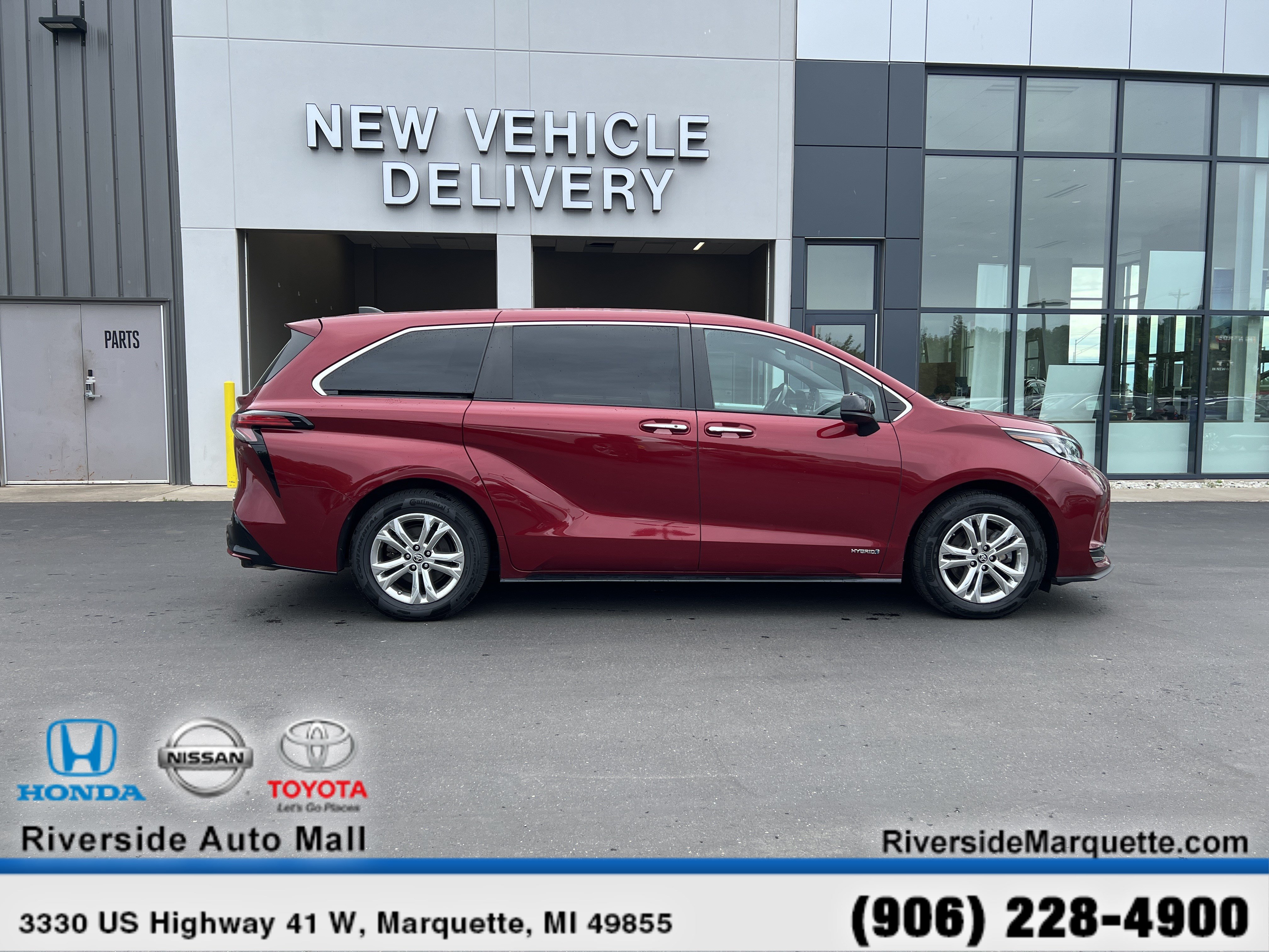 Used 2021 Toyota Sienna XSE AWD/4WD image 10